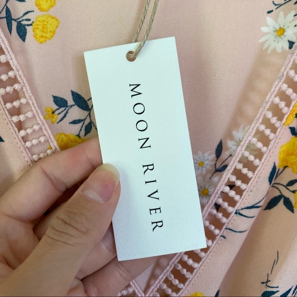 NWT Moon River Ditsy Floral Wrap Dress Size Medium - Picture 7 of 7